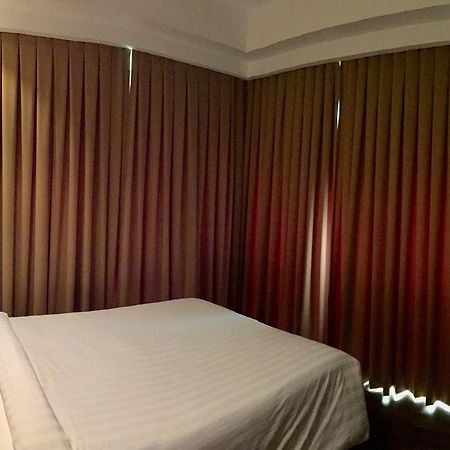 Padgett Place Prime Suites Cebu Exterior photo