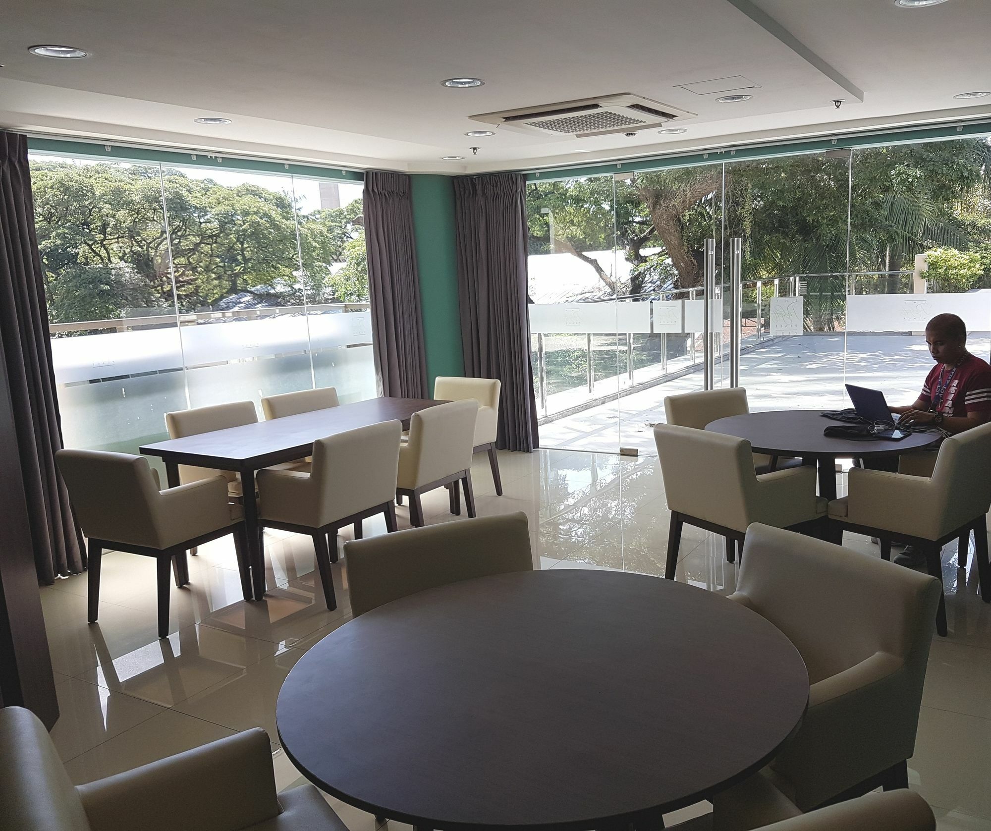Padgett Place Prime Suites Cebu Exterior photo